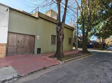Casa · 159m² · 5 Ambientes · 1 Cochera · Casa en Esquina Para Reciclar · 4 Dorm. · 2 Plantas · Garaje · Beccar · U$s 254.000
