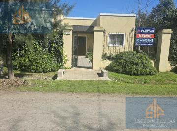 Casa · 121m² · 3 Ambientes · 1 Cochera · Casa 3 Amb. con Pileta + Gran Parque | Lote 810 m² | Suite | Garage 2 Autos | Ezeiza