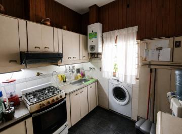 Casa · 218m² · 5 Ambientes · Venta Vivienda Multifamiliar Casa Montiel 2300 Mataderos