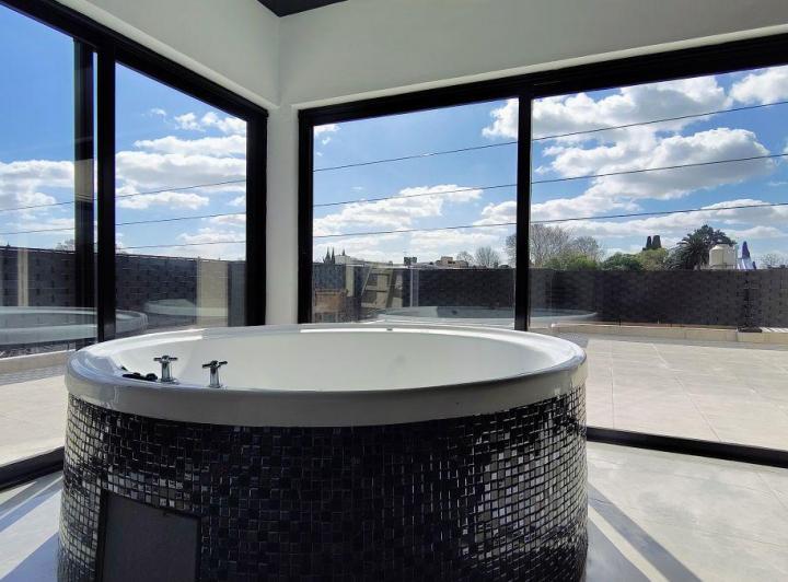 PH · 230m² · 6 Ambientes · 2 Cocheras