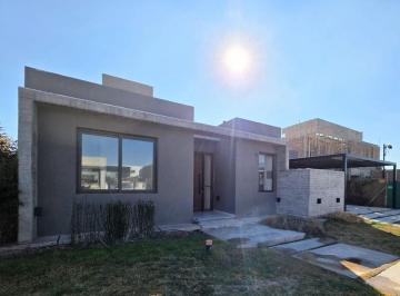 Casa de 6 ambientes, Maipú · Se Vende Casa en Lar de Vieytes II (Apta Credito Hipotecario)