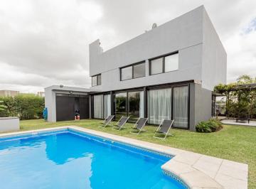 Casa de 5 ambientes, Esteban Echeverría · Casa en Vanta Dos Plantas Jardin Pileta Barrio Privado Lagos de Canning