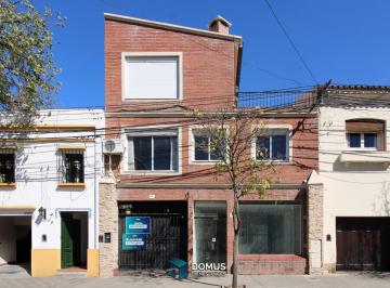 Casa · 329m² · 4 Dormitorios · 2 Cocheras · Alquiler Casa Calle Santiago del Estero
