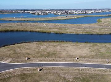 rs:hkd5f5w4h7f66xwkifyevcuy · Exclusivo Lote Al Agua en Venta - Barrio Orillas, Puertos.