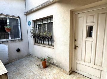 rs:aux7thskku1ya6laja1wyiwa · Venta Casa 5amb Carapachay con Jardin a Refaccionar Financiacion