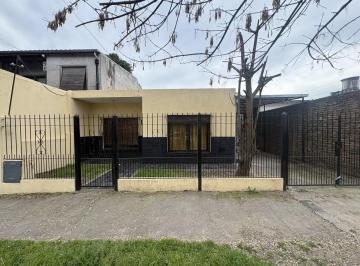 Casa · 90m² · 3 Ambientes · 1 Cochera · Casa de 3 Ambientes con Cochera y Patio