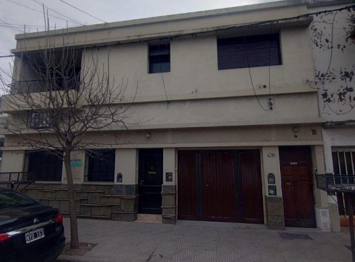 Casa · 100m² · 5 Ambientes · 1 Cochera