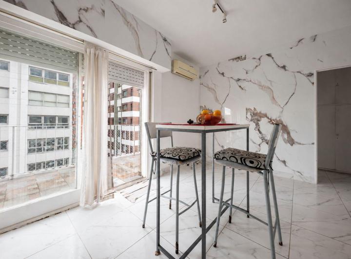 Venta Departamento 2 Ambientes Nuñez. Gran Balcon