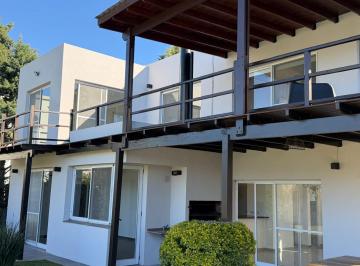 Casa · 153m² · 6 Ambientes · 1 Cochera · Alquiler Casa 6 Amb /pil B° San Marcos Villanueva