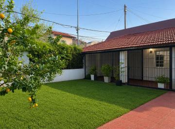 Casa · 90m² · 3 Ambientes · 2 Cocheras · Casa en Venta en Olivos