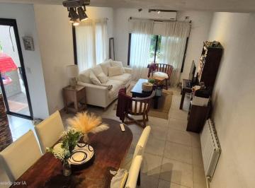 Casa · 87m² · 3 Ambientes · 1 Cochera · Casa en Venta 4 Ambientes Barrio La Josefina