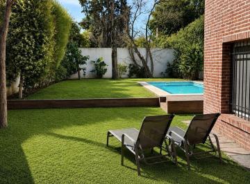 Casa · 277m² · 7 Ambientes · 2 Cocheras · Casa 7 Amb Barrio Ingles Hurlingham - Apto Credito