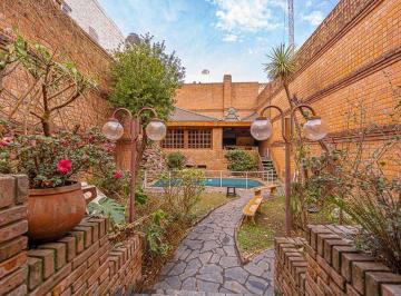 Casa · 700m² · 5 Ambientes · 7 Cocheras · Casa 5 Ambientes Venta Parque Chacabuco