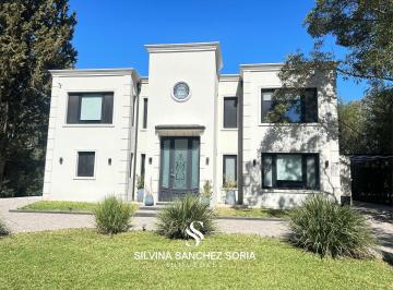 Casa · 280m² · 8 Ambientes · 3 Cocheras · Importante Casa en Venta 8 Ambientes en Los Cardales Country Club