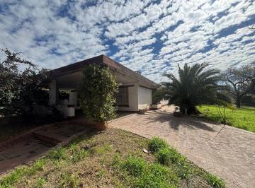Casa · 158m² · 6 Ambientes · 2 Cocheras · Casa en Venta en Pergamino con Patio y Pileta