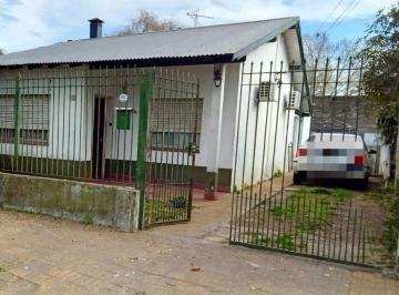 Casa de 3 ambientes, Lomas de Zamora · Casa en Venta | Amplio Terreno | a 400 m de Av Hipólito Yrigoyen | Turdera