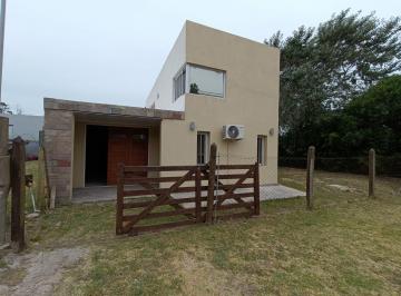 Casa · 137m² · 3 Ambientes · 1 Cochera · Venta Casa 3 Ambientes con Parque y Cochera B° Alfar - Apto Credito