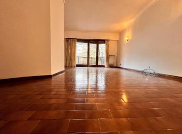 Departamento de 2 ambientes, Mar del Plata · Semipiso Dos Ambientes con Cochera y Balcones en Alquiler en Macrocentro