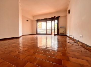 Departamento de 2 ambientes, Mar del Plata · Semipiso Dos Ambientes con Cochera y Balcones en Alquiler en Macrocentro