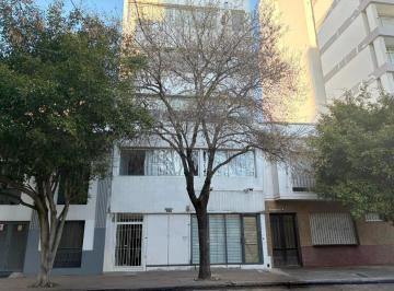 Local comercial · 48m² · 2 Ambientes · Local en Venta Próximo a Av 44