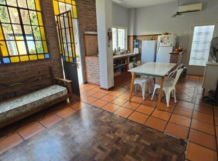 Casa · 172m² · 6 Ambientes · 1 Cochera