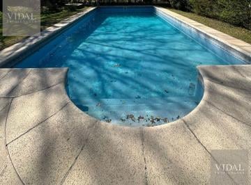 Casa · 167m² · 5 Ambientes · 2 Cocheras · Casa en Venta con Gran Jardín y Pileta Los Pilares, Pilar