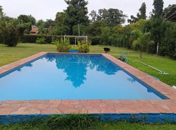 Quinta vacacional · 85m² · 2 Dormitorios · 2 Cocheras · Venta Quinta 3 Amb. Gral. Rodriguez con Pileta