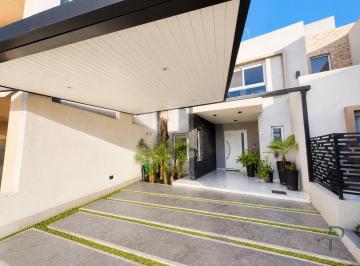 PH · 300m² · 4 Ambientes · 2 Cocheras · Claros del Bosque - Amplio Duplex - 4 Dorm. y Pileta - 300 m² Cub