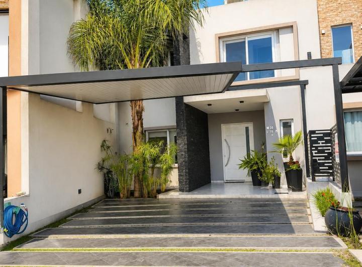 PH · 300m² · 4 Ambientes · 2 Cocheras