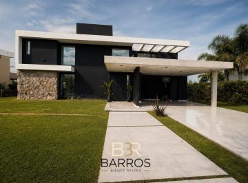 Casa · 255m² · 5 Ambientes · 2 Cocheras · Venta Casa Terravista