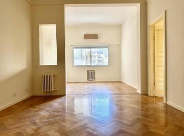 Departamento · 72m² · 2 Ambientes · Impecable 2 Ambientes Reciclado con Depedendencia en Recoleta