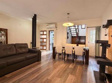 Casa · 146m² · 4 Ambientes · 1 Cochera · Casa 3 Dorm. en Venta con Cochera Echesortu