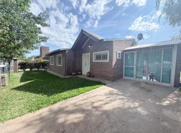 Casa · 120m² · 3 Dormitorios · 1 Cochera · Casa en Funes City