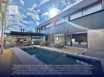 Casa · 380m² · 7 Ambientes · 3 Cocheras · Casa Moderna en Barrio Privado Aguaribay, 4 Dorm., Piscina y Vista a La Montaña