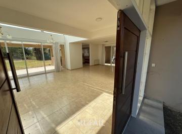Casa · 300m² · 5 Ambientes · 1 Cochera · Alquiler Causana Country. 3 Dorm.. Carlos Paz. Confortable y Funcional
