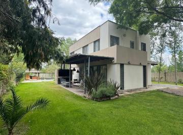 Casa · 168m² · 6 Ambientes · 2 Cocheras · Casa en Lujan de Cuyo