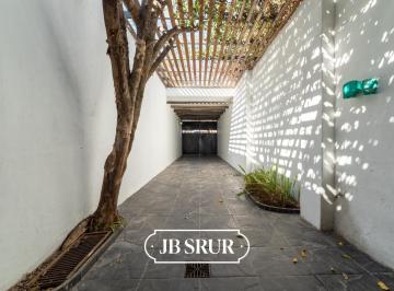 Casa · 243m² · 5 Ambientes · 2 Cocheras · Casa en Venta de 3 Dorm. en Barrio Jardin Apto Credito