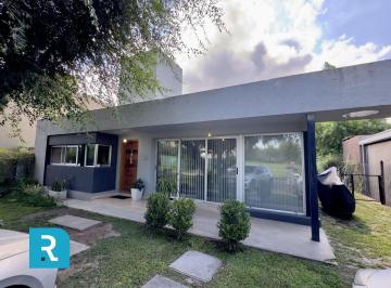 Casa · 476m² · 5 Ambientes · 2 Cocheras · Casa en Venta de 3 Dorm. en Villa Catalina - Apta Credito