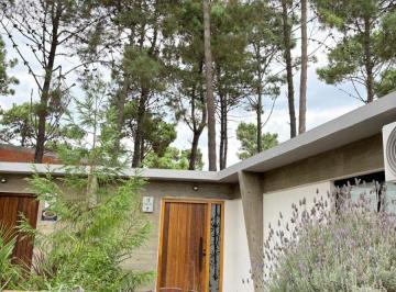 Departamento de 2 ambientes, Pinamar · Alquiler Anual. Departamento con Patio y Parrillero en Bonito Joms, Pinamar.