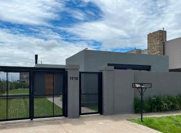 Casa de 3 ambientes, Funes · Alquiler - Funes Norte