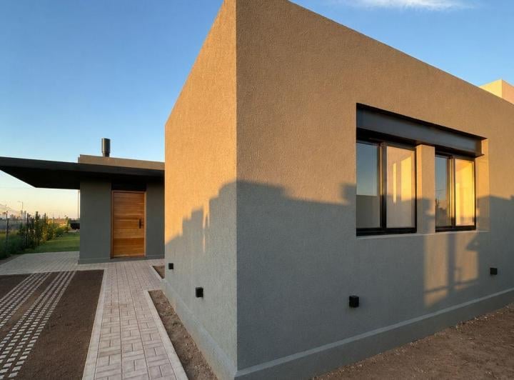 Casa · 100m² · 2 Dormitorios · 1 Cochera
