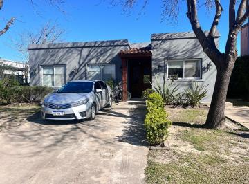 Casa · 139m² · 4 Ambientes · 3 Cocheras · Casa - La Comarca