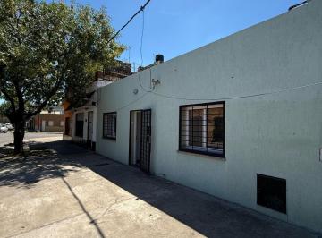Casa · 100m² · 2 Dormitorios · Venta - Casa - Barrio Belgrano - Increíble Jardín