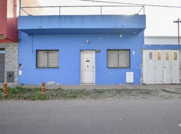 Casa · 100m² · 2 Dormitorios · 1 Cochera · Casa en Venta, 2 Dorm. con Patio, La Plata