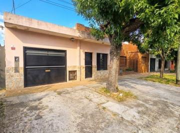 PH · 158m² · 7 Ambientes · 1 Cochera · PH en Los Hornos en Venta