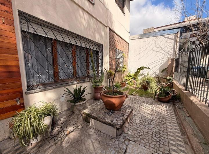 Terreno · 140m² · 6 Ambientes · 1 Cochera