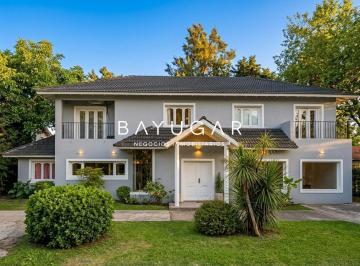 Casa · 300m² · 7 Ambientes · 4 Cocheras · Venta Casa - Country Mapuche - Sobre Panamericana - 5 Dorm.