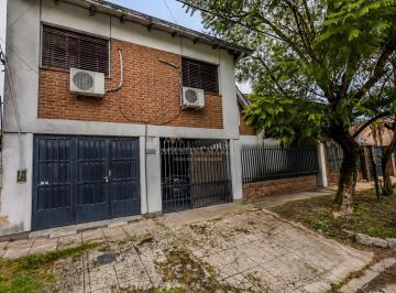 Casa · 150m² · 5 Ambientes · 2 Cocheras · Chalet 3 Ambientes con Departamento 2 Ambientes Independiente en Hurlingham