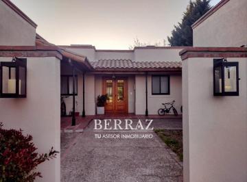 Casa · 216m² · 6 Ambientes · 2 Cocheras · Casa Alquiler Temporal 6 Ambientes en Estancias de Pilar La Pionera Lote de 1247 m²