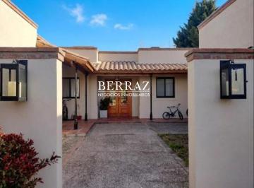 Casa · 216m² · 6 Ambientes · 2 Cocheras · Casa Alquiler Temporal 6 Ambientes en Estancias de Pilar La Pionera Lote de 1247 m²